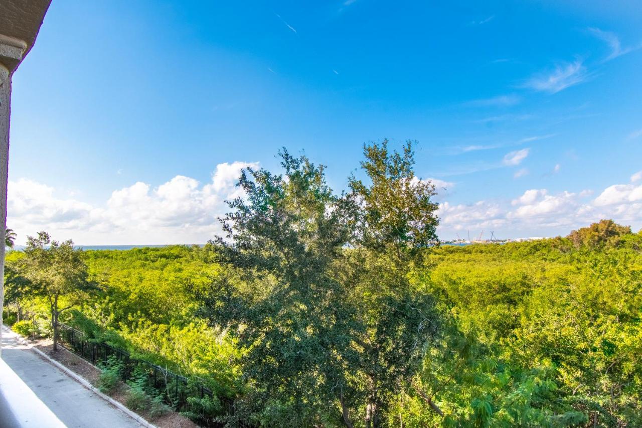 Casa Bella Luxury Family Resort Tampa Exterior foto